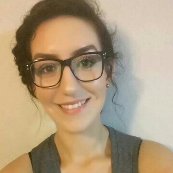 Meet your Posher, Mayra - Picture 3 of 5